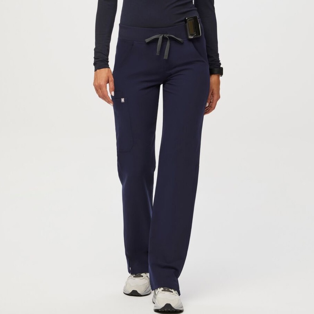 NWOT FIGS Navy Kade Cargo Scrub Pant bottom